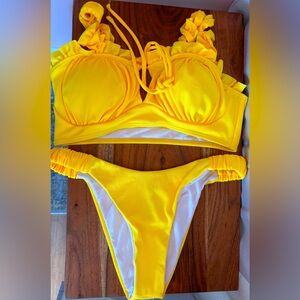 NWOT Zawary Vintage Vibrant Yellow Bikini Set size Medium.